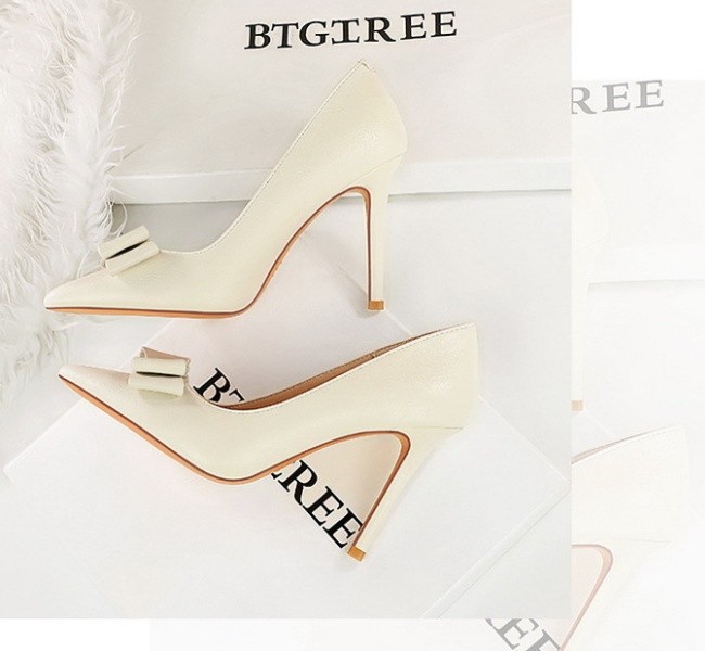 Low fine-root pointed lazy shoes for women