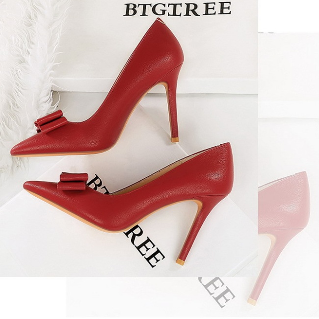 Low fine-root pointed lazy shoes for women
