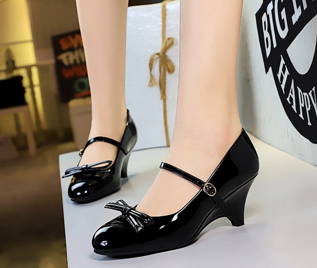 Fashion elegant bow round European style sexy shoes