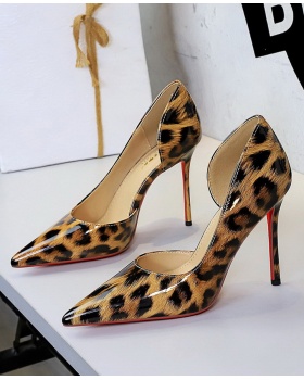 Low high-heeled European style sexy leopard shoes