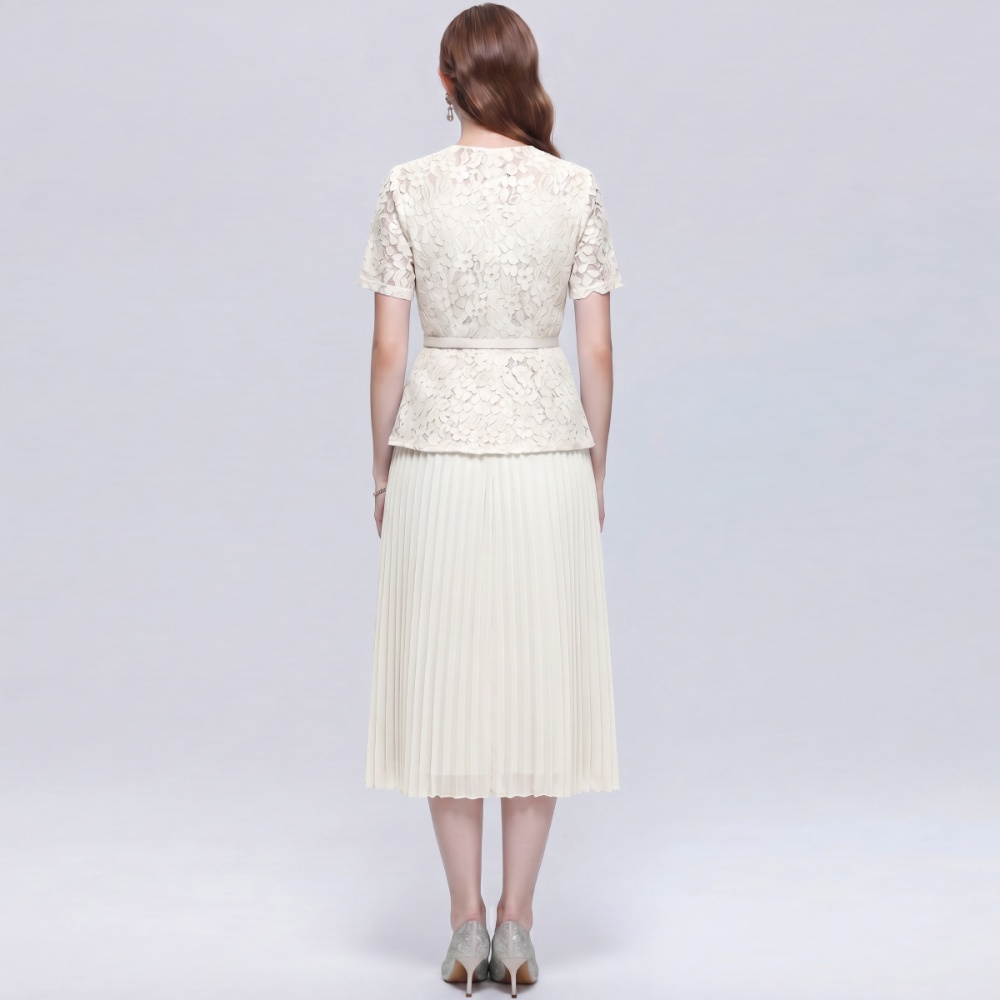 Short sleeve slim square collar Pseudo-two pleated dress
