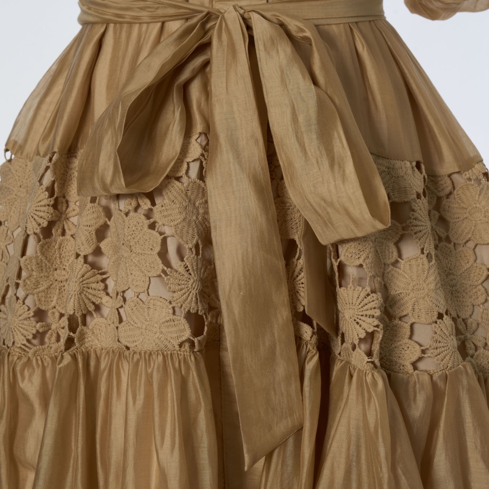 Lace V-neck summer puff sleeve romantic style dress