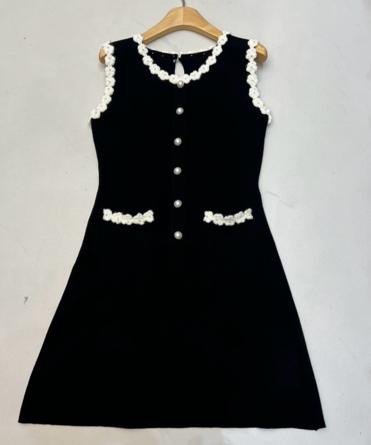 Stitching straight sleeveless black dress for women