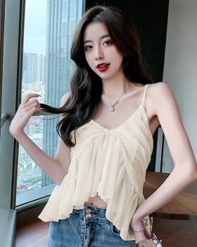 Wears outside pinched waist tops short slim small shirt