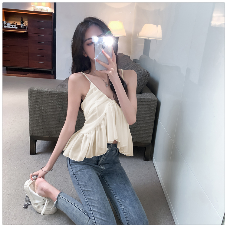 Wears outside pinched waist tops short slim small shirt