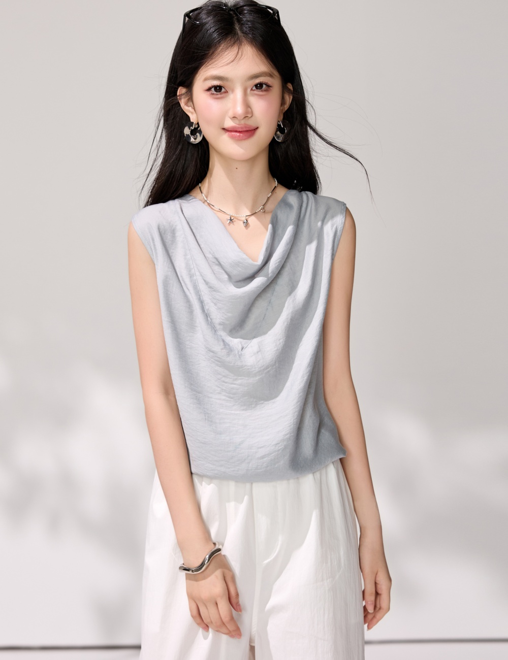 Sleeveless loose hollow drape tops summer niche halter vest