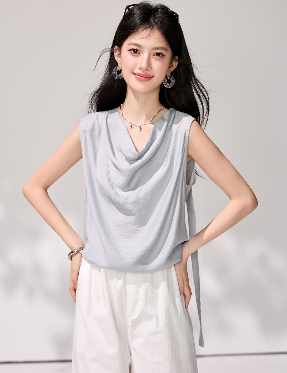 Sleeveless loose hollow drape tops summer niche halter vest