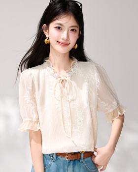 Embroidery temperament shirt niche France style tops