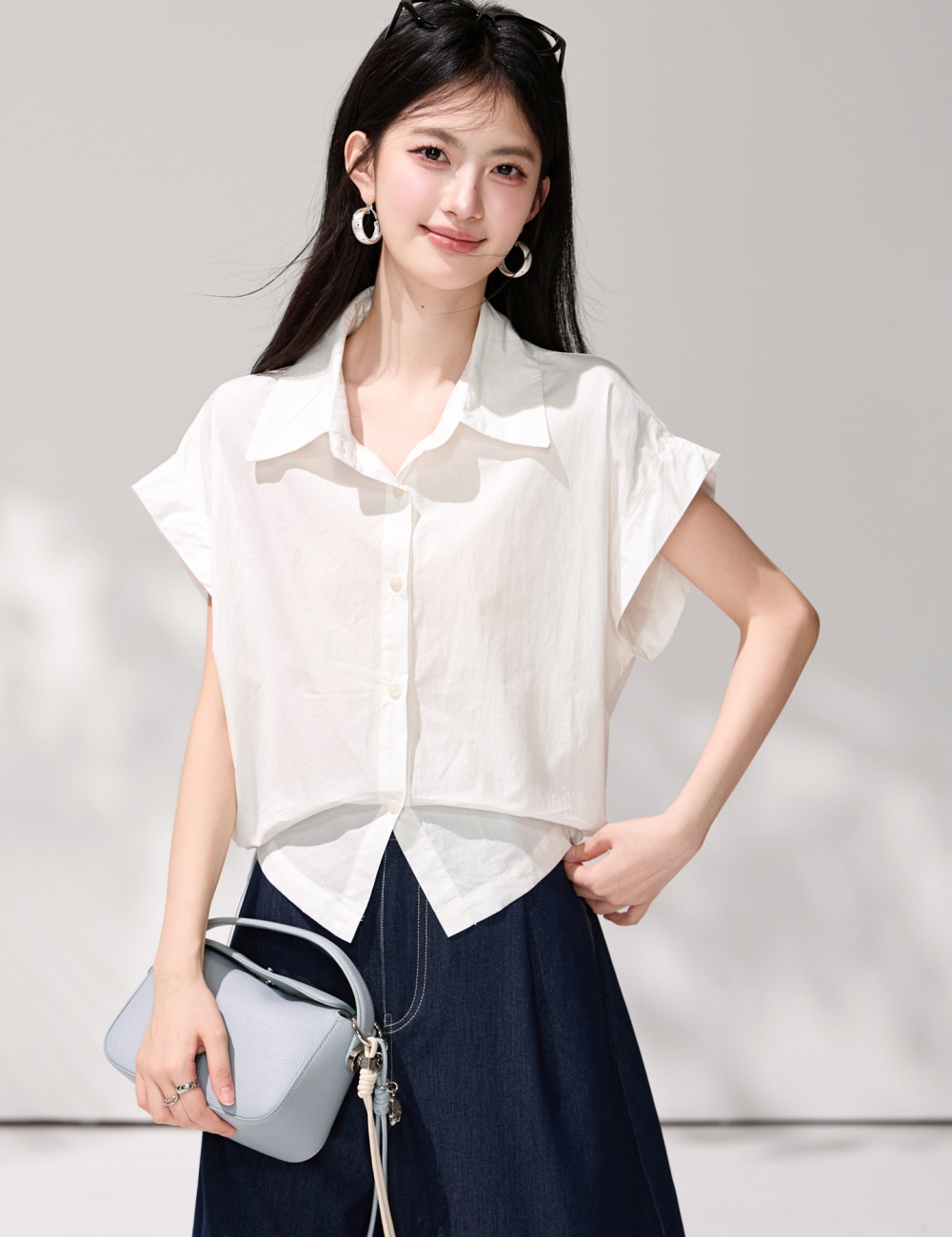 Commuting minimalist shirt short sleeve tops for women