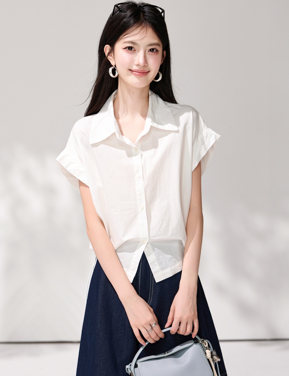 Commuting minimalist shirt short sleeve tops for women