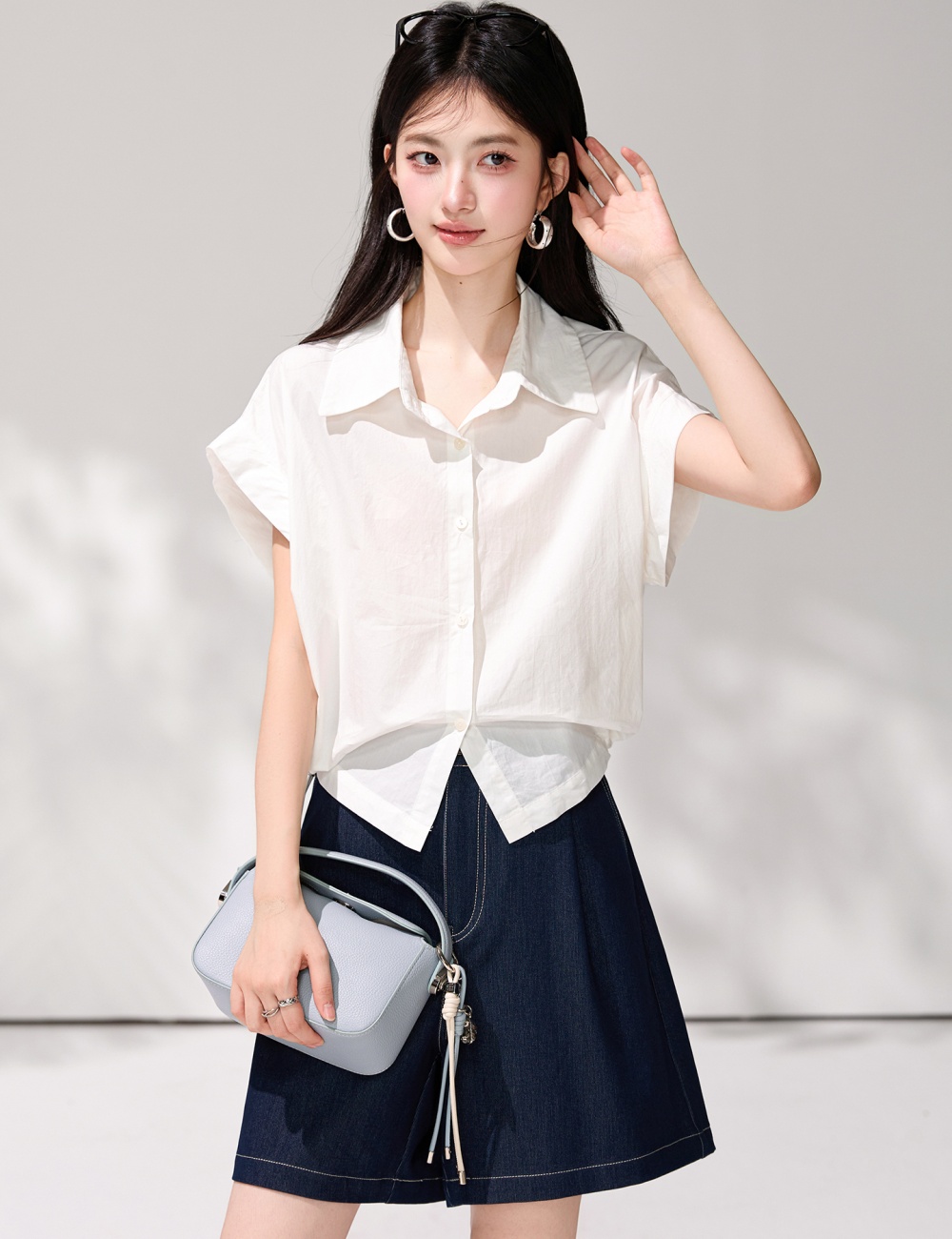 Commuting minimalist shirt short sleeve tops for women