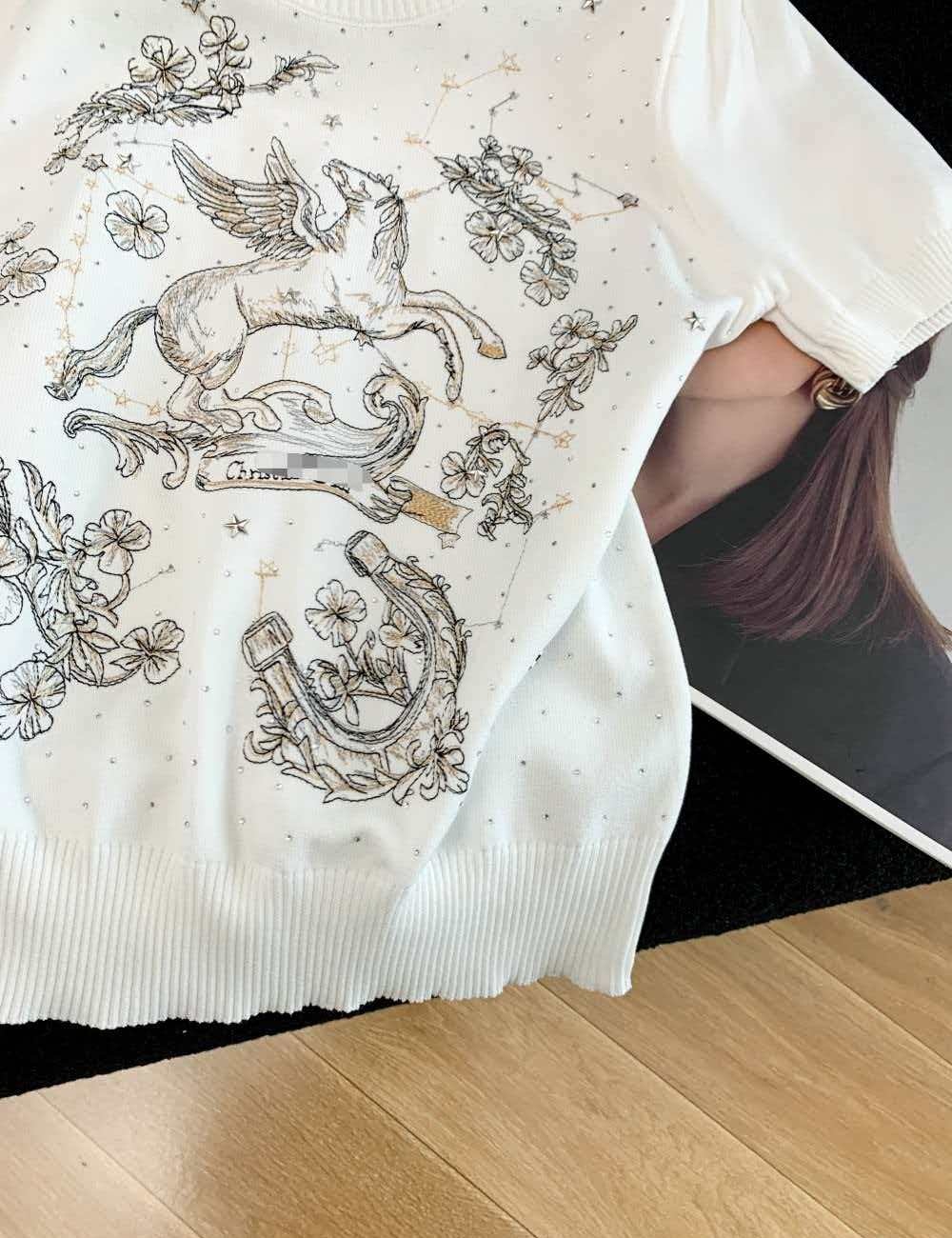 Summer slim white tops embroidery pony sweater for women