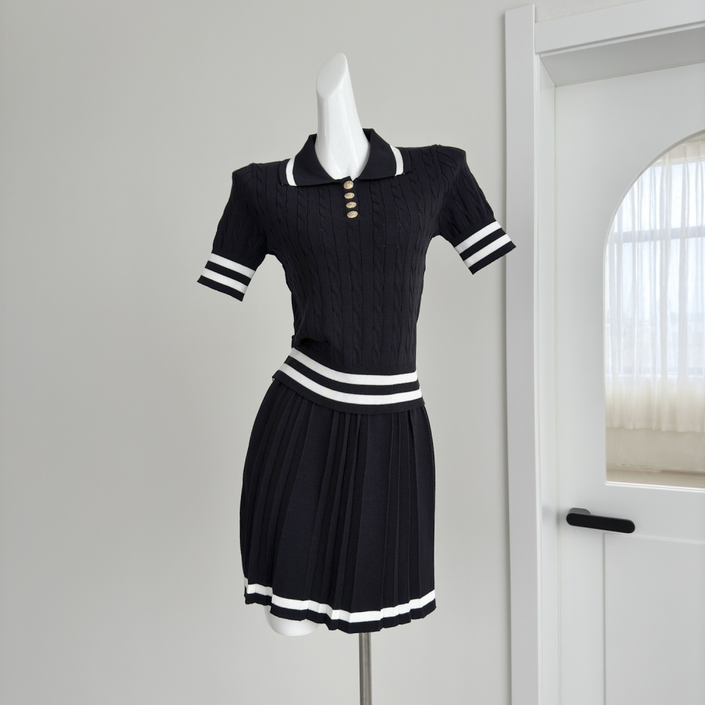 College style short skirt pleated tops a set