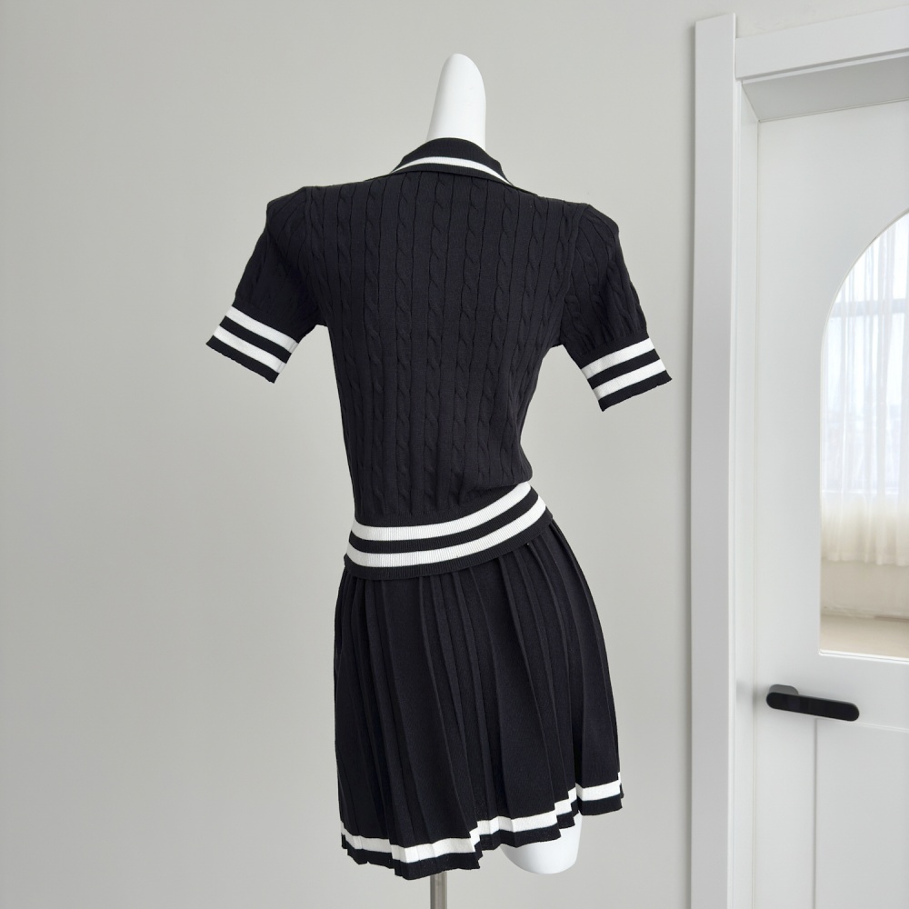 College style short skirt pleated tops a set