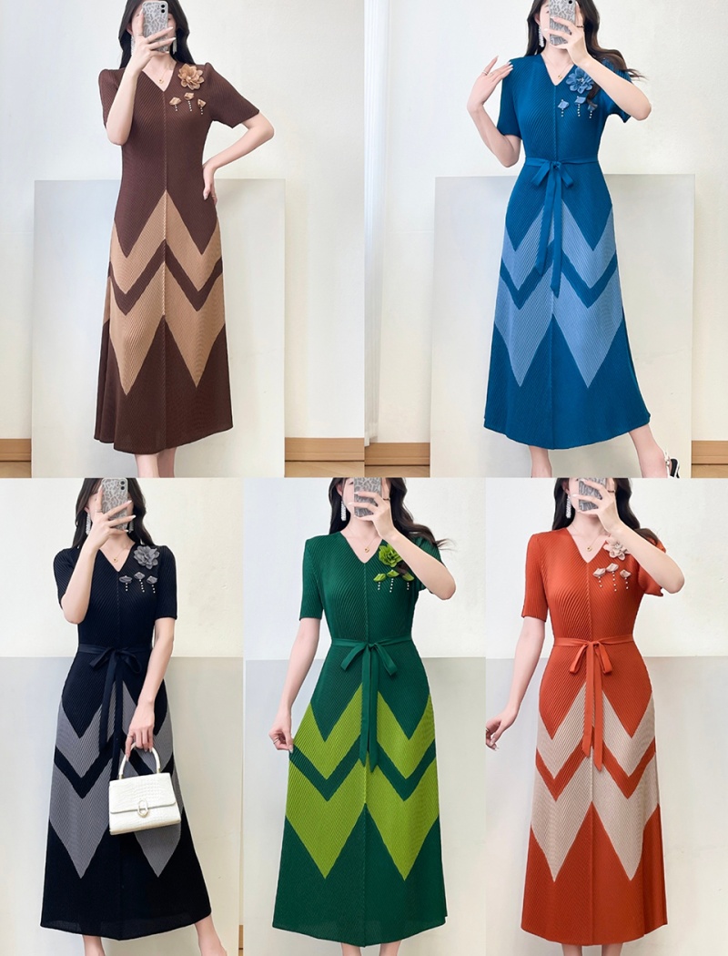 Large yard fold beading pinched waist slim dress for women