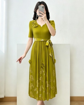 Pinched waist fold large yard dress for women