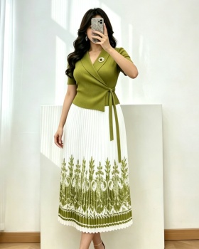 Loose metal decoration long dress pleated printing dress