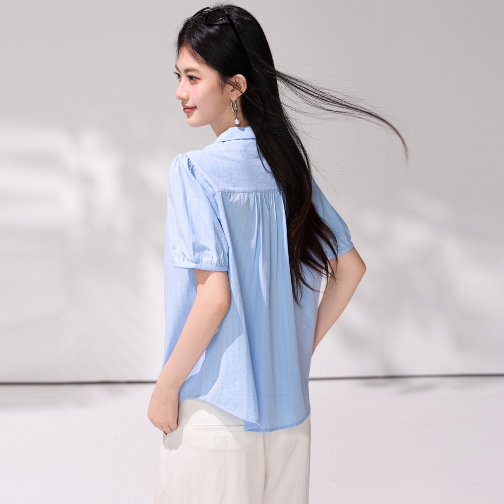 Small fellow puff sleeve tender shirt for women
