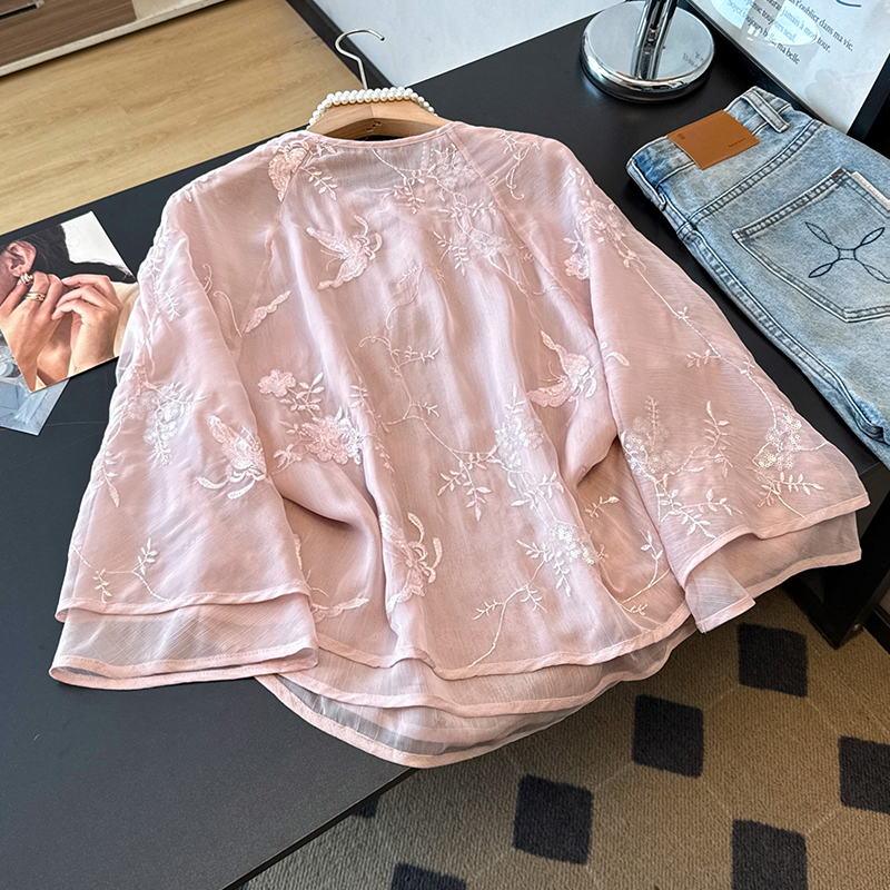 Slim summer light shirt embroidered retro tops for women