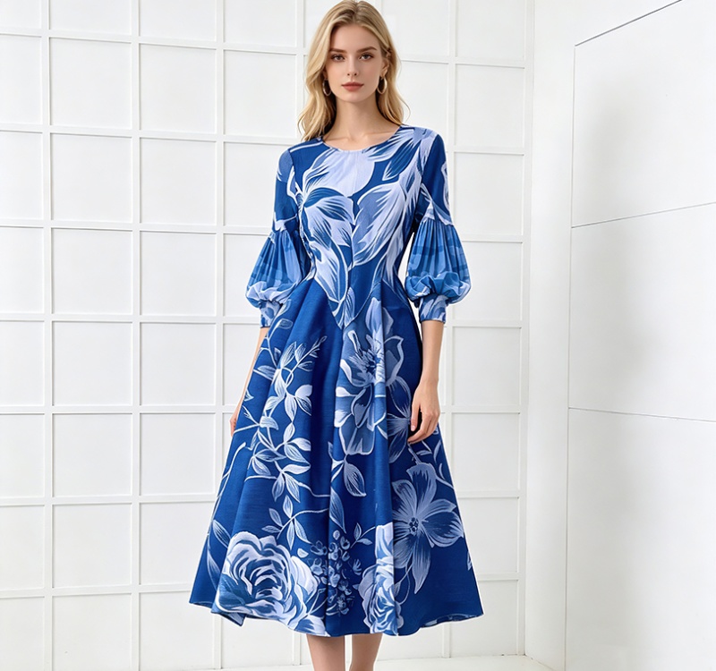 Elasticity seaside dress fold long dress for women