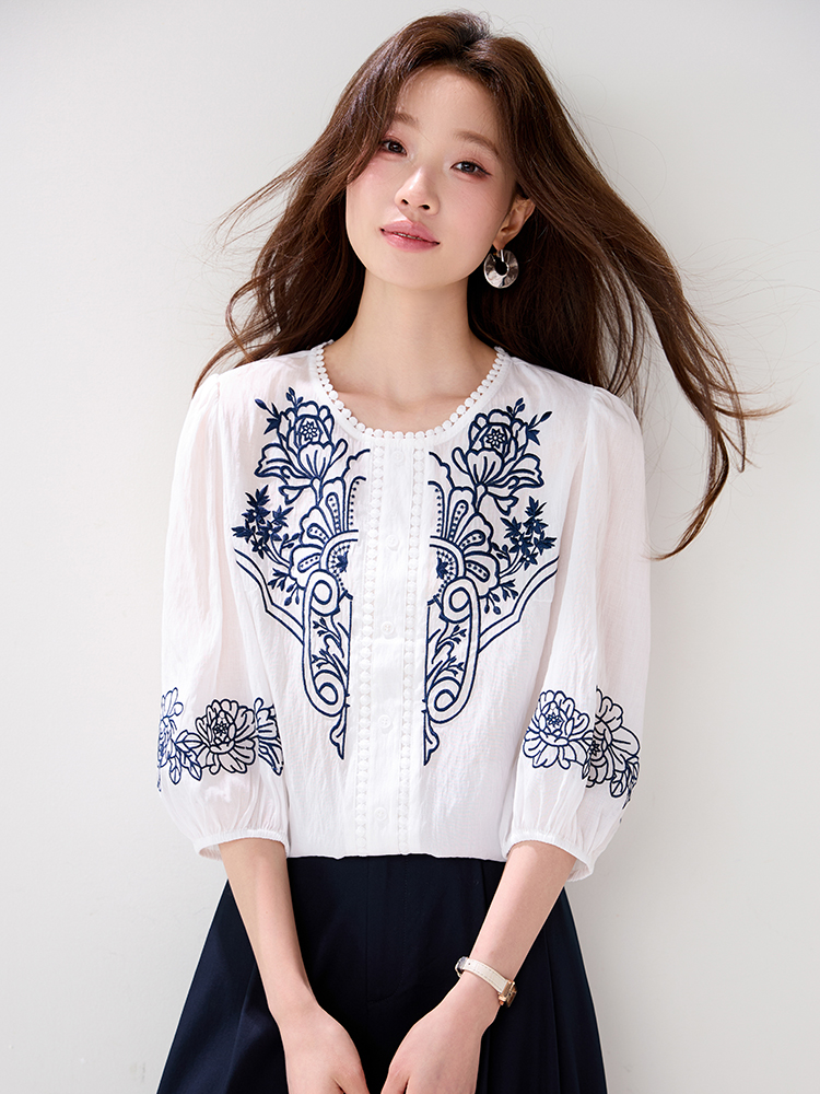 Summer embroidery tops loose round neck shirt for women