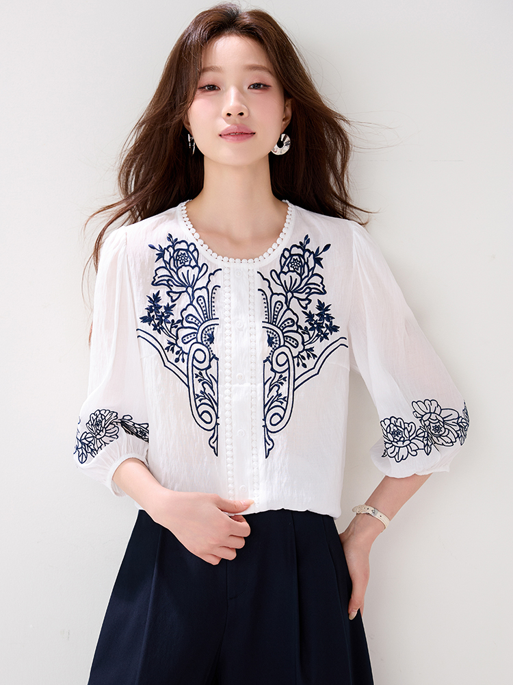 Summer embroidery tops loose round neck shirt for women