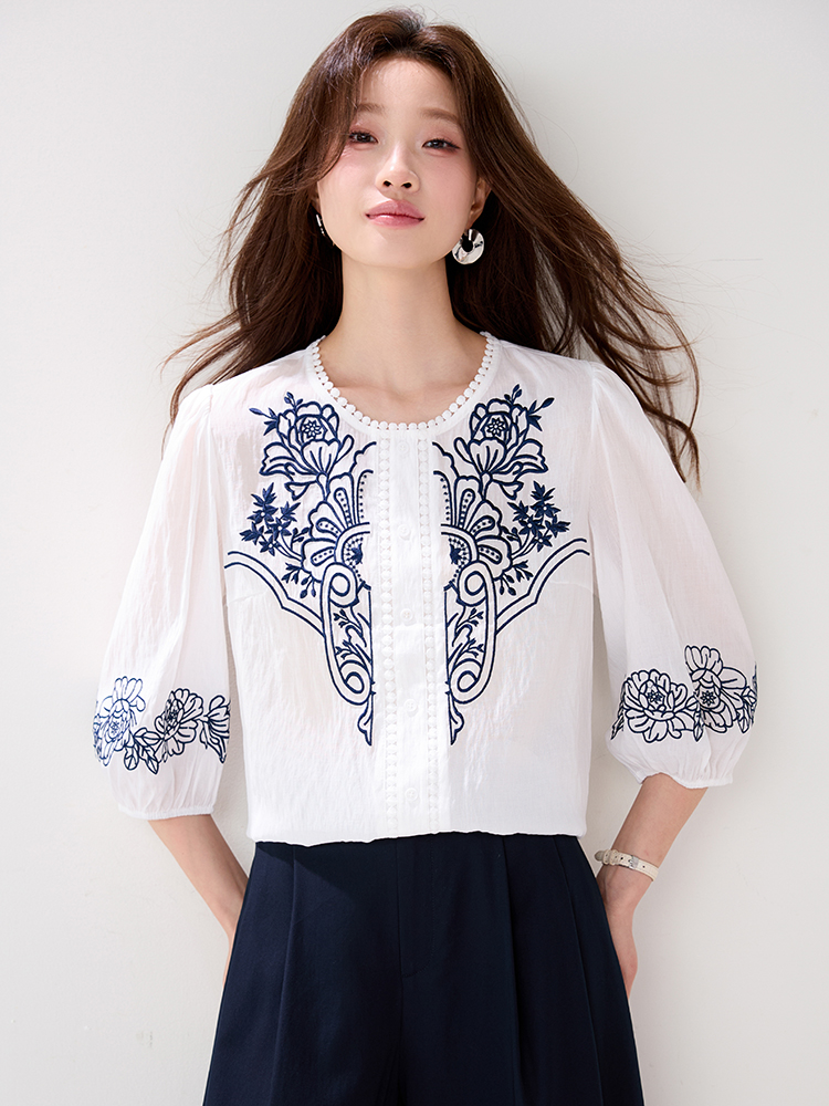 Summer embroidery tops loose round neck shirt for women