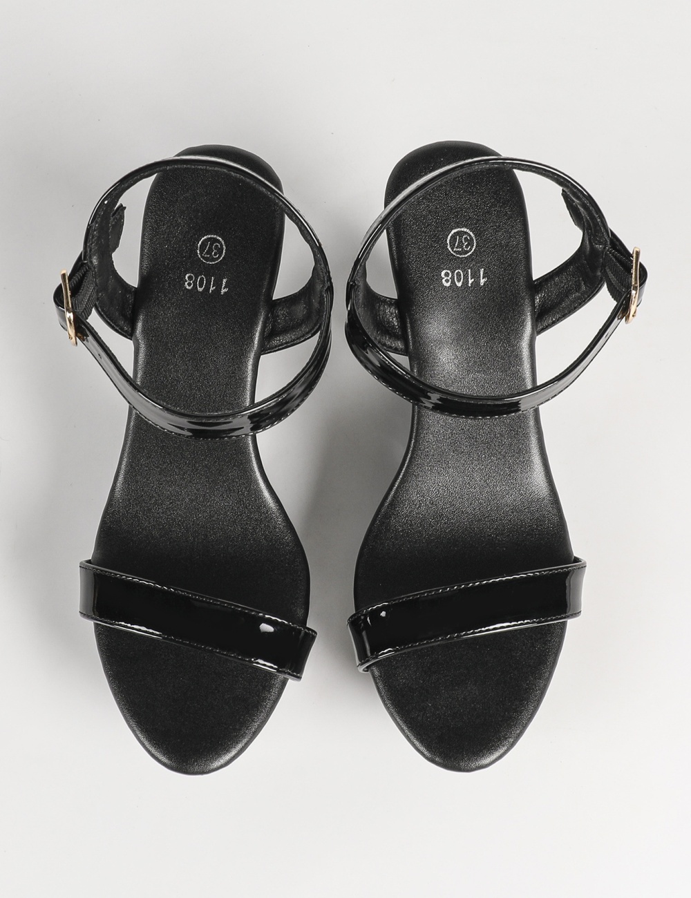 Thick crust large yard sandals square head high-heeled shoes