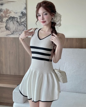 Summer sling knitted fold white dress for women