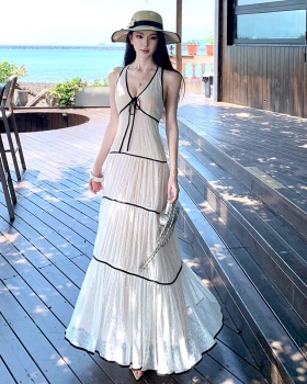 Cake big skirt halter V-neck mixed colors dress
