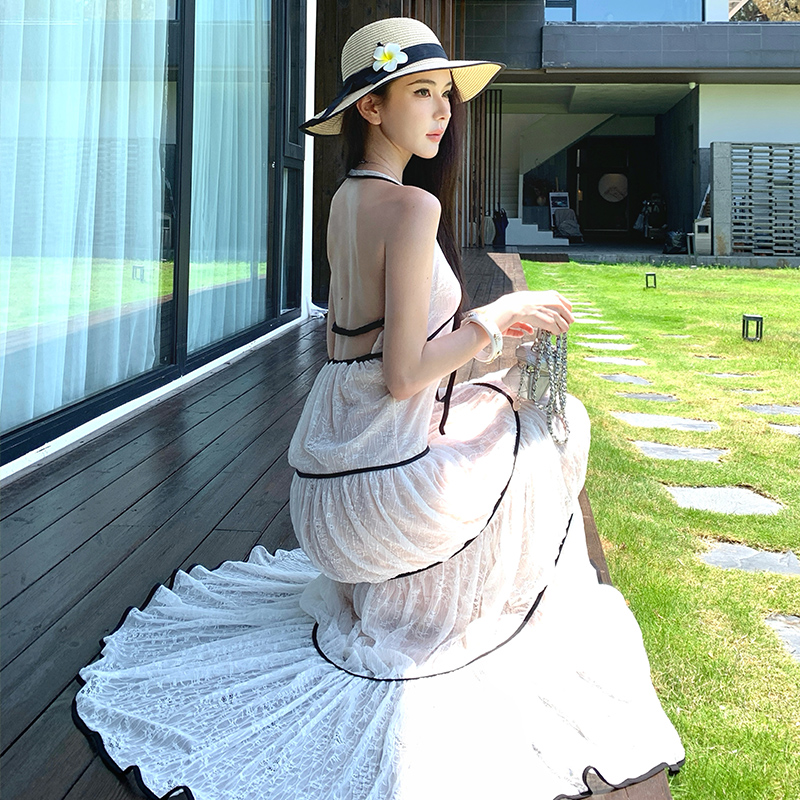 Cake big skirt halter V-neck mixed colors dress