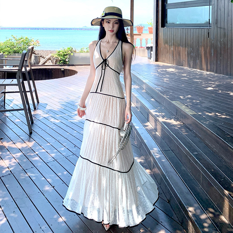 Cake big skirt halter V-neck mixed colors dress