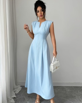 Elegant sleeveless A-line pinched waist dress for women