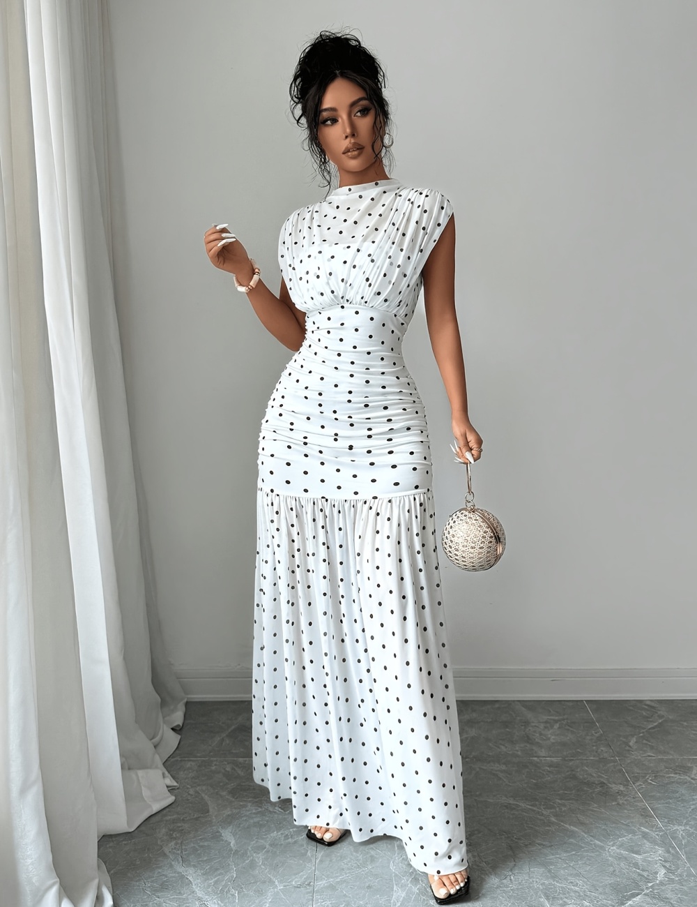 Polka dot pinched waist fashion sleeveless fold summer dress