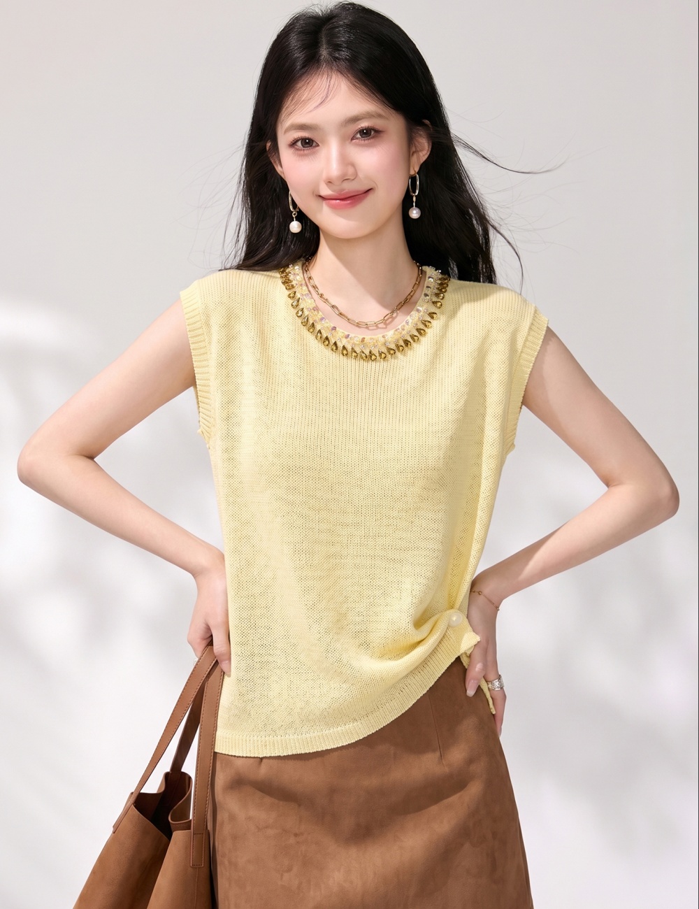 Slim fashion yellow tops round neck beading sweater