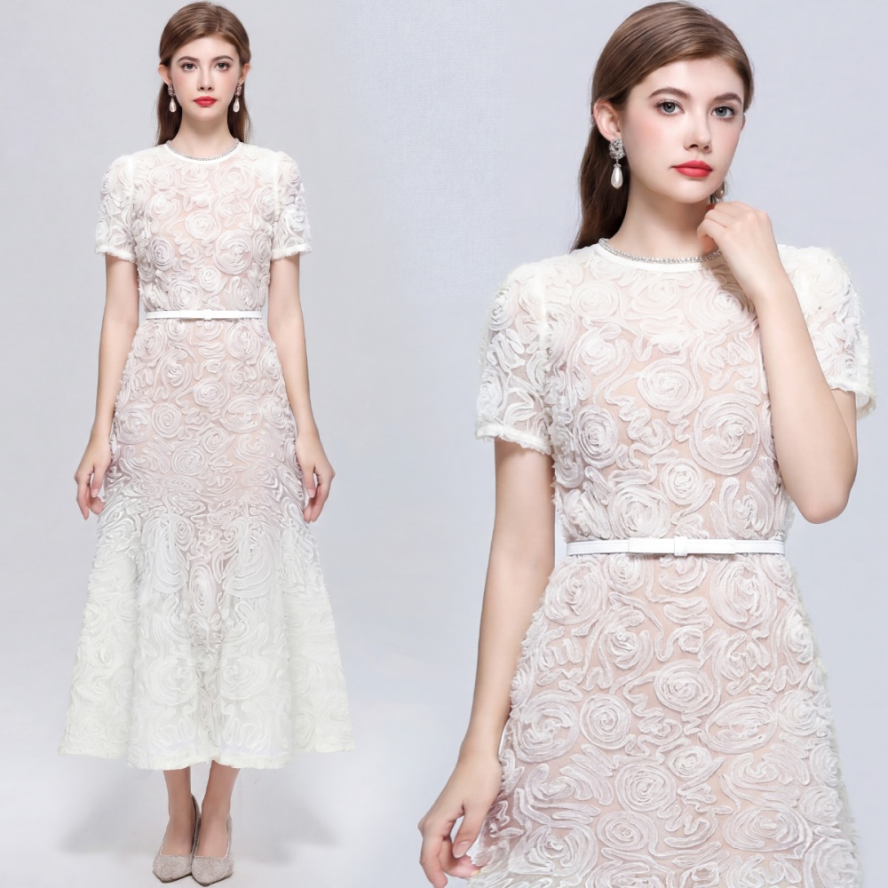 Disk flowers with belt round neck stereoscopic dress