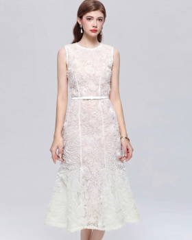 With belt France style round neck disk flowers dress