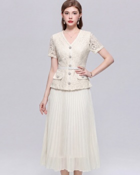 Chanelstyle France style V-neck pinched waist dress