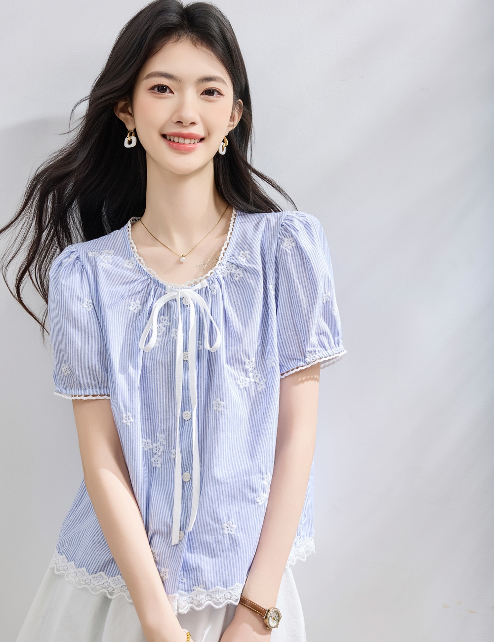 Summer round neck small shirt splice embroidered tops for women