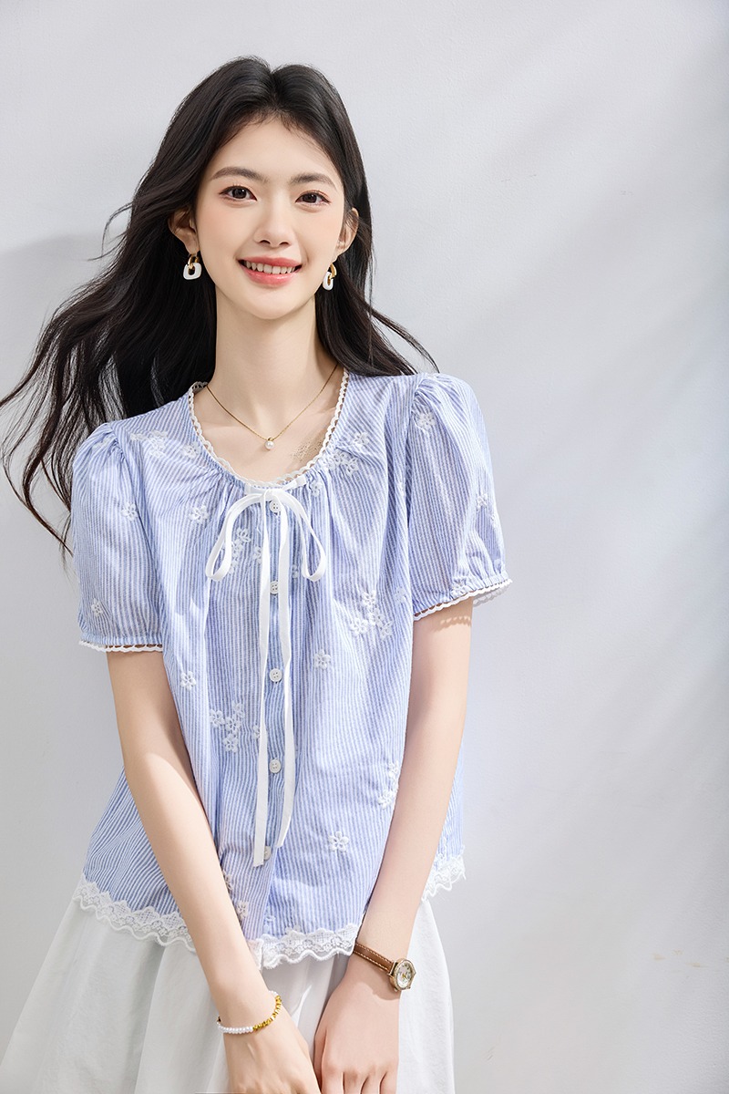 Summer round neck small shirt splice embroidered tops for women