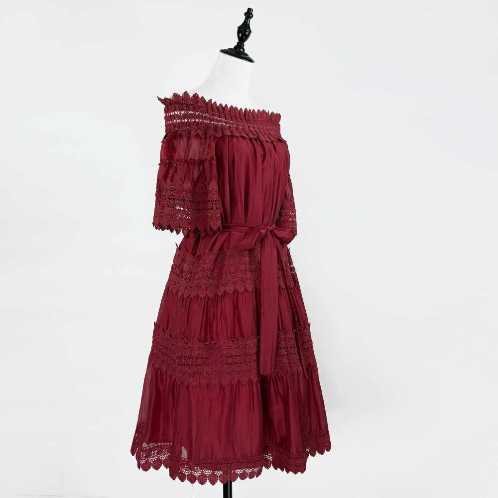 Short European style frenum flat shoulder dress for women