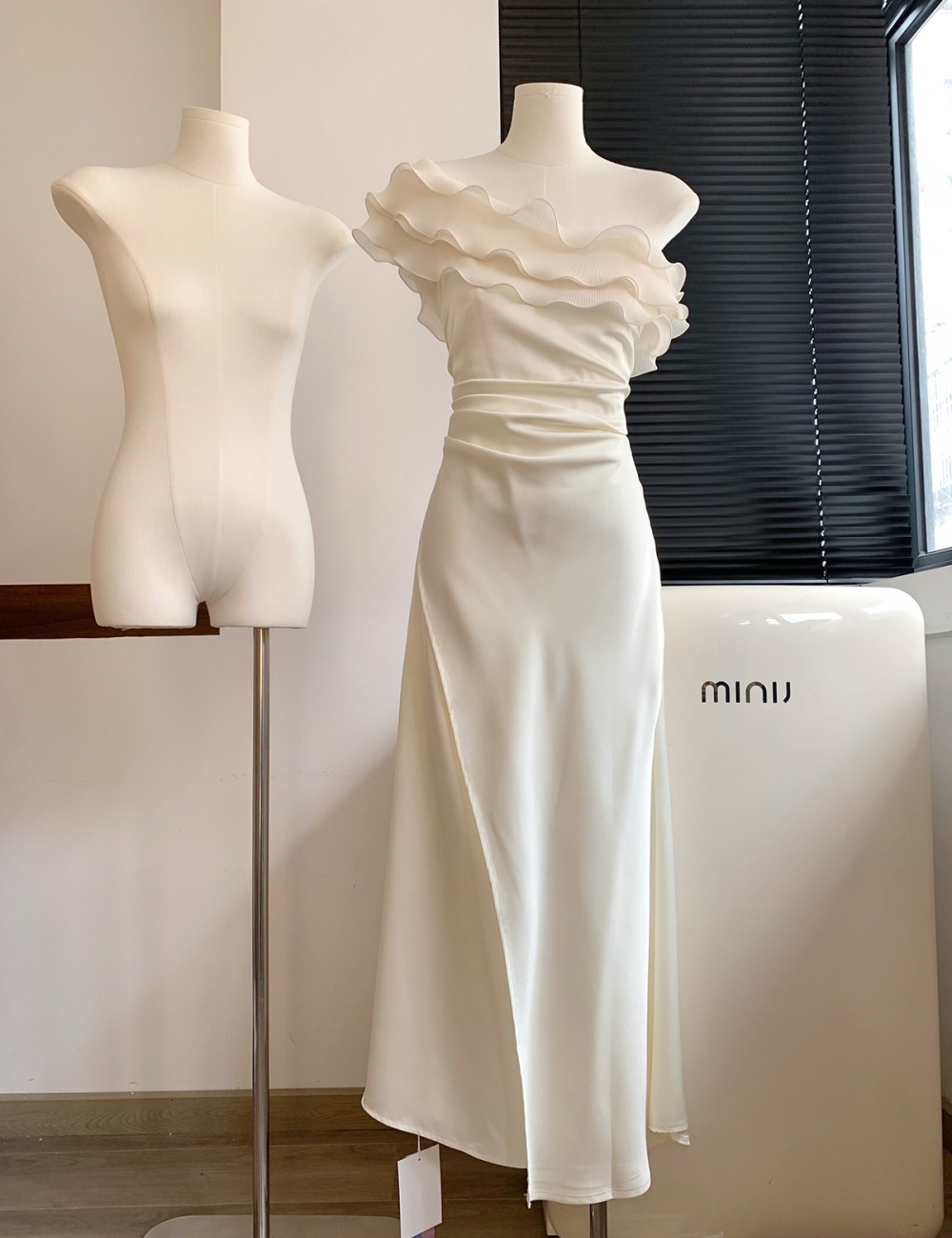 Flat shoulder formal dress long dress for women