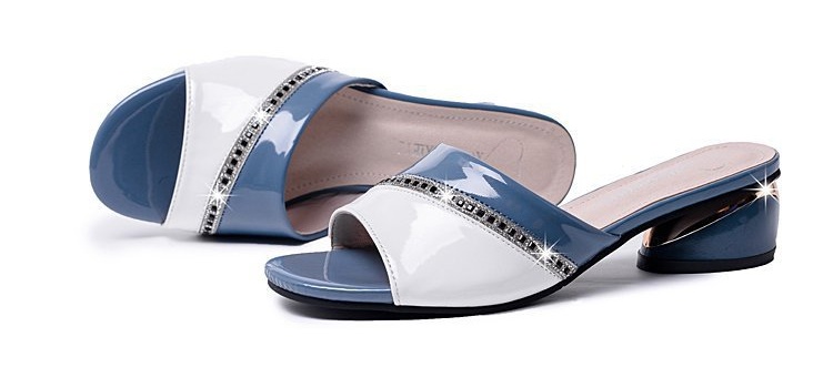 Fashion splice temperament slippers for women