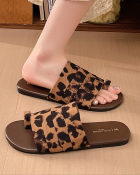 Summer wears outside sandy beach skirt fold chanelstyle shoes