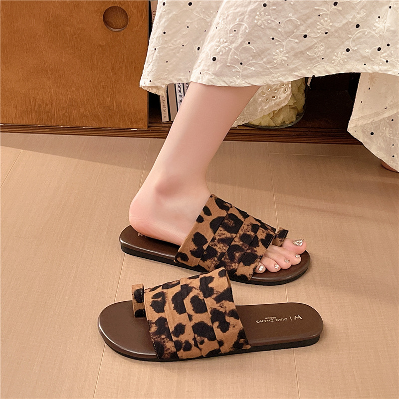 Summer wears outside sandy beach skirt fold chanelstyle shoes