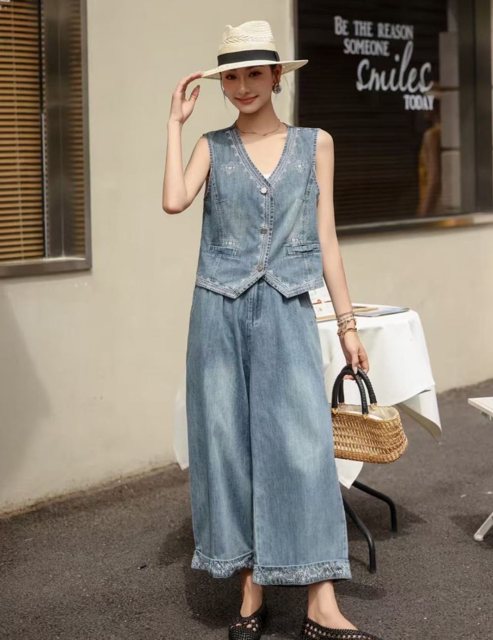 Embroidery wide leg pants waistcoat a set for women