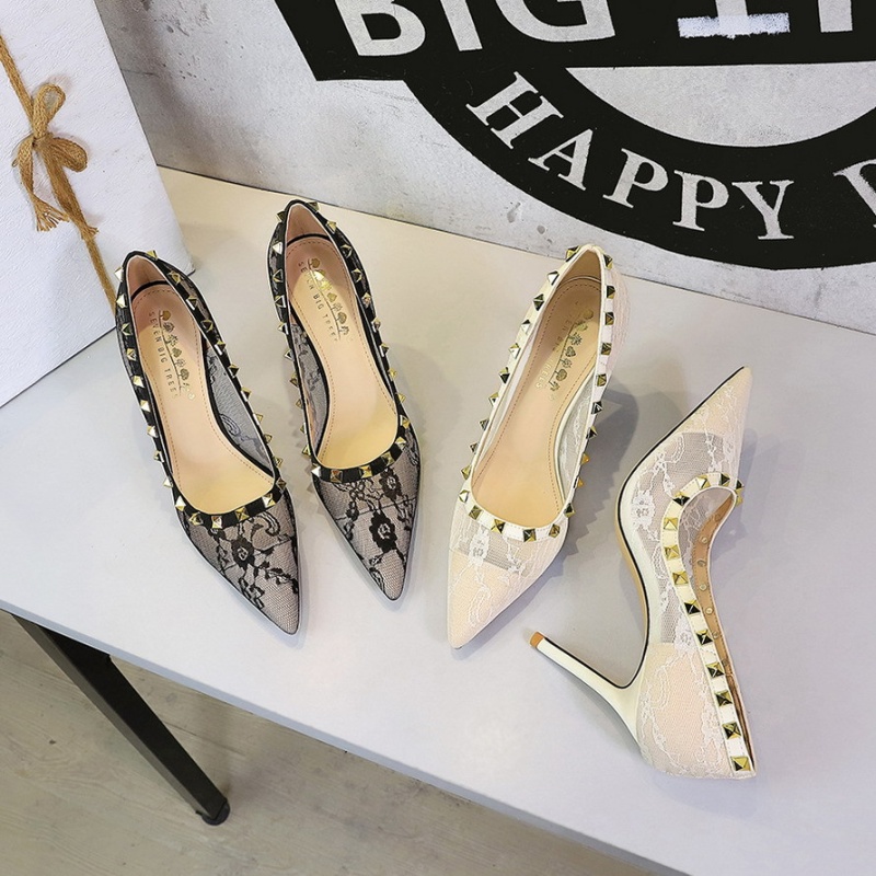 Fine-root rivet decoration European style shoes for women