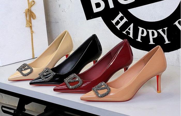 Low bronze patent leather sexy banquet rhinestone shoes