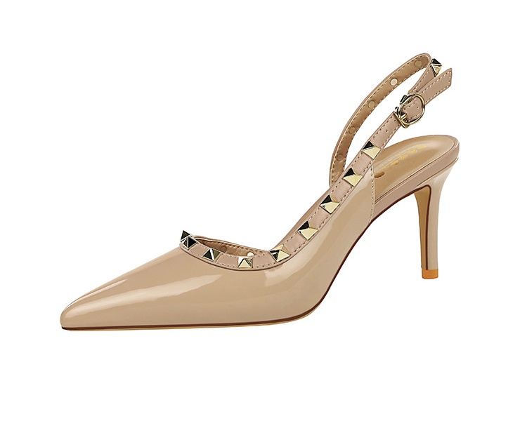 Patent leather pointed hollow shoes for women