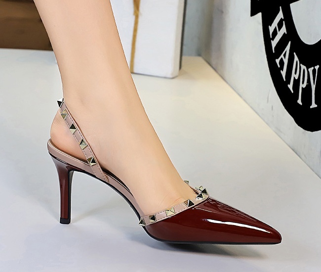 Patent leather pointed hollow shoes for women